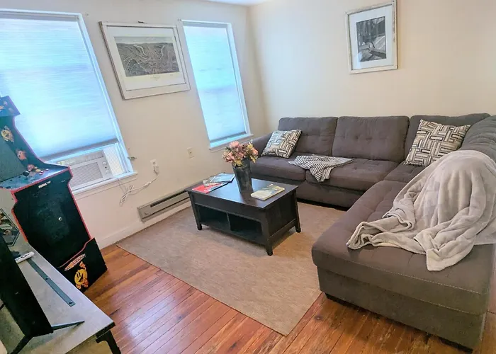 Relaxing Rustic Oasis Ii, Unit B - 6 Minute Walk To Downtown! Cyclists Welcome!
