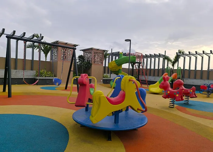 Petal Stays - Neon Homeotel 1 Km From Airport