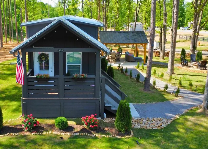 Cottage Between The Lakes