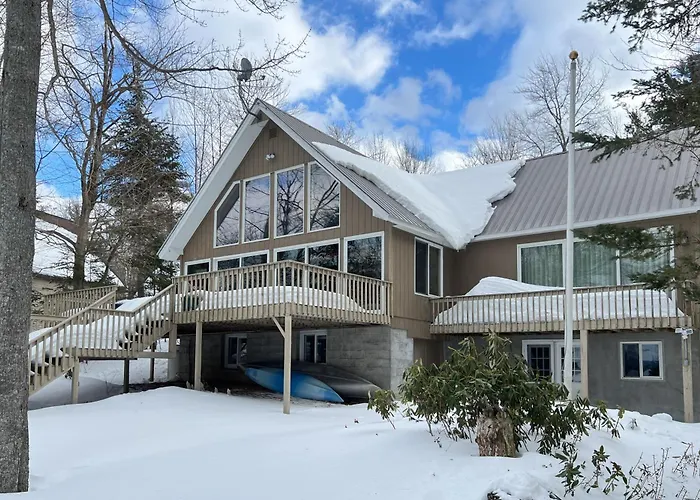 6 Mi To Ski Slopes: 'Oak View' Lakefront Home!