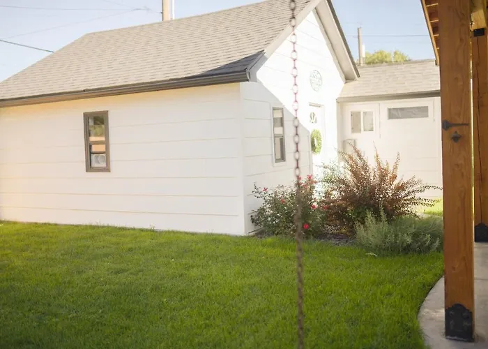 Charming And Private Birch Cottage