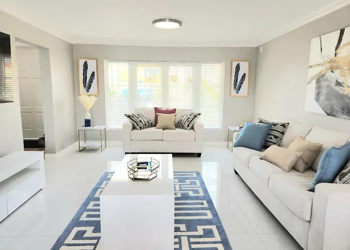 Spacious And Modern Townhouse