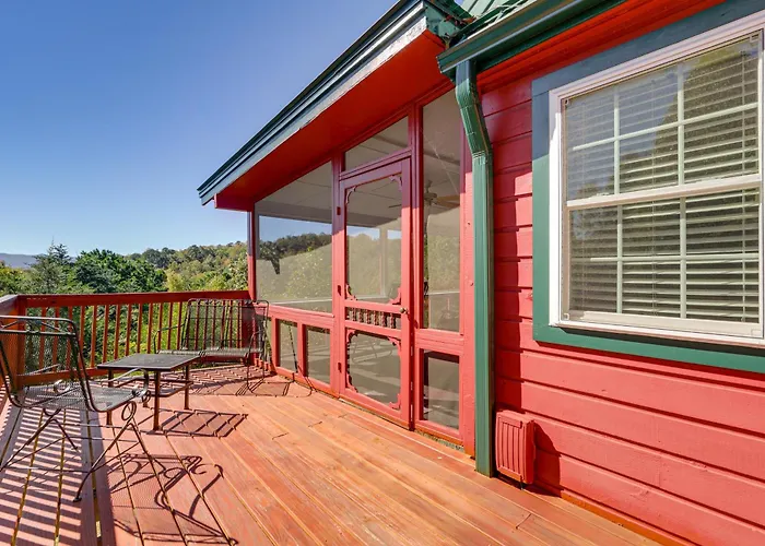 Million-Dollar Mtn Views: Cozy Home In Franklin!