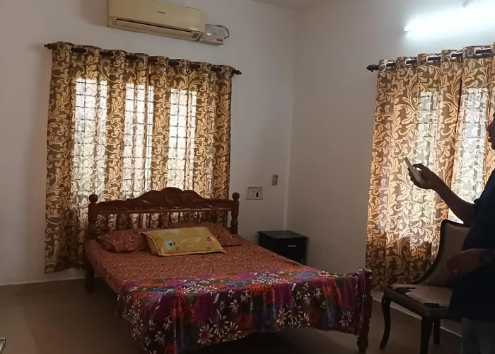 Homestay Near Lulu- Edappally- Amrita, Aster Hospital- Kochi