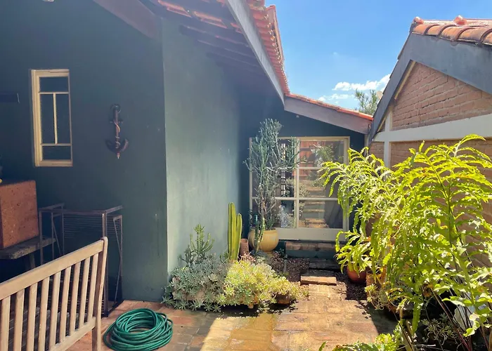 Casinha Bem Localizada Em Meio A Natureza
