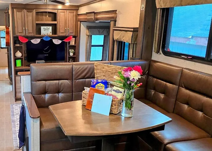 Luxury Rv On 10 Private Acres Bring Your Pup