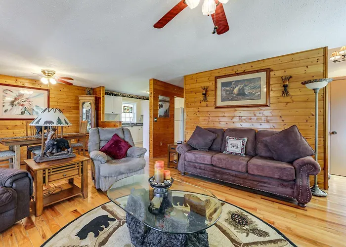 Million-Dollar Mtn Views: Cozy Home In Franklin!