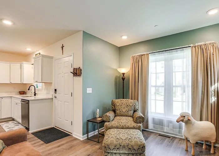 Walk To Historic Chestertown: Dog-Friendly Retreat