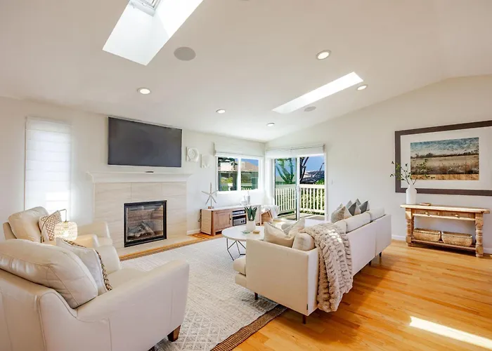 Bythesea Bluff Retreat Ocean Views & Coastal Trails