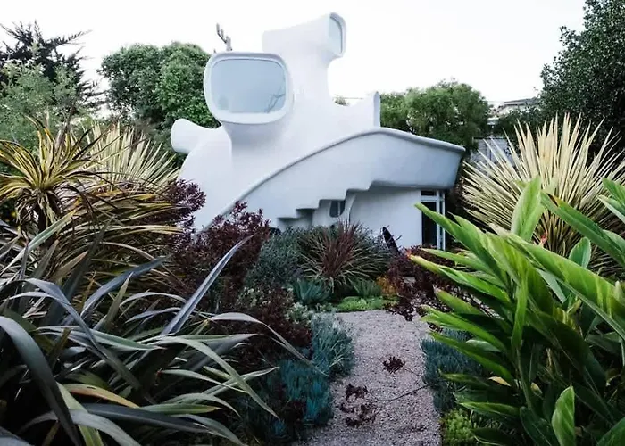 Unique Sculptured House With Private Beach Access