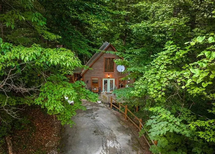 Hot Tub & Wifi - Romantic Hideaway