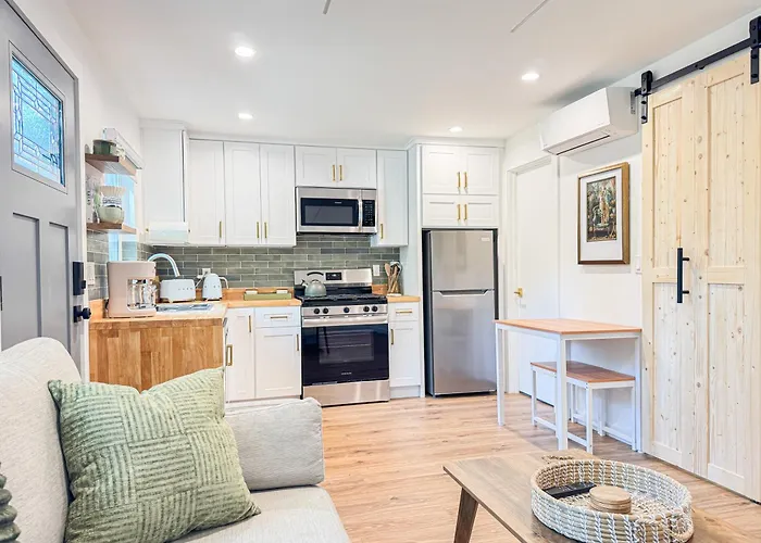 Cozy Designer Guesthouse With Style - Re
