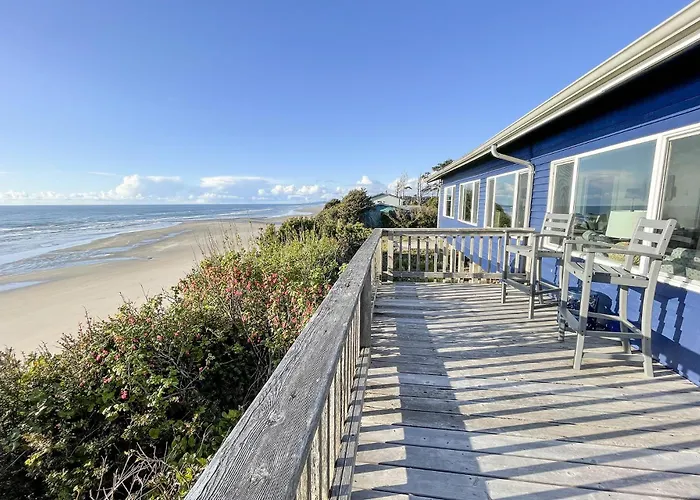 Ocean Front With Spectacular Views! 2 Bedroom, 2 Bath! Seal Rock!
