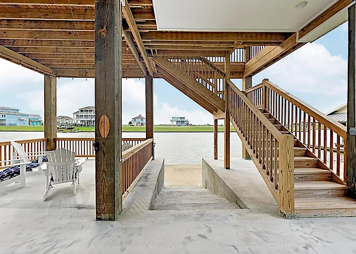 Escape Canal Front Boat Deck Fishing Spot