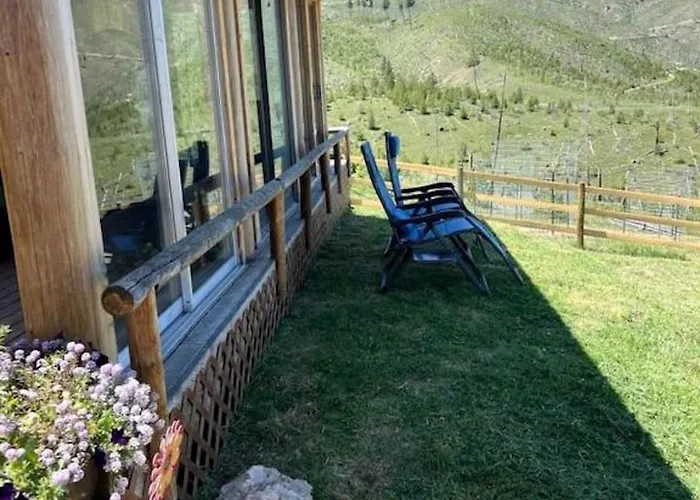 Amazing Log Cabin With Stunning Views In Conner, Montana