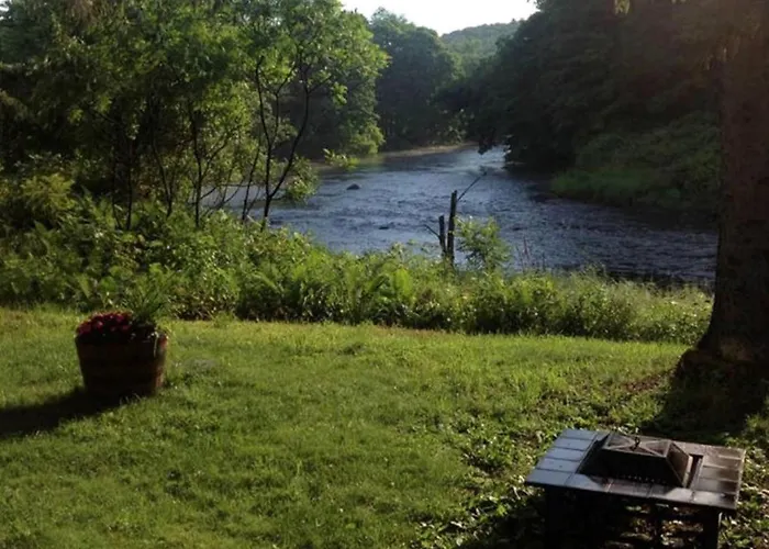 Secluded Cabin With Gorgeous Views Near Stockbridge In The Berkshires Of Massachusetts