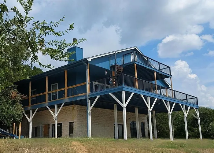 Twilight Hollow - Lakeview Retreat - Sleeps 24