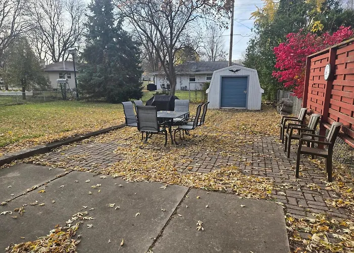Three Bedroom Ranch Walking Distance To Lambeau