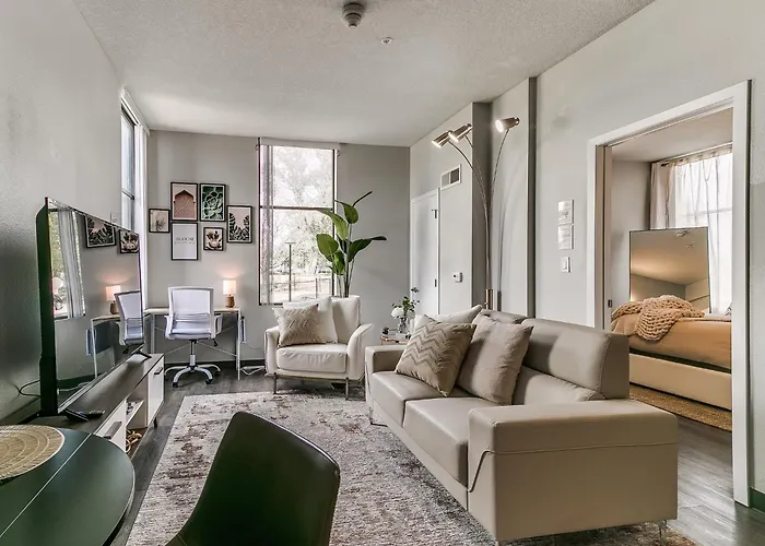 Boho, Walk East Village, Downtown, Free Parking