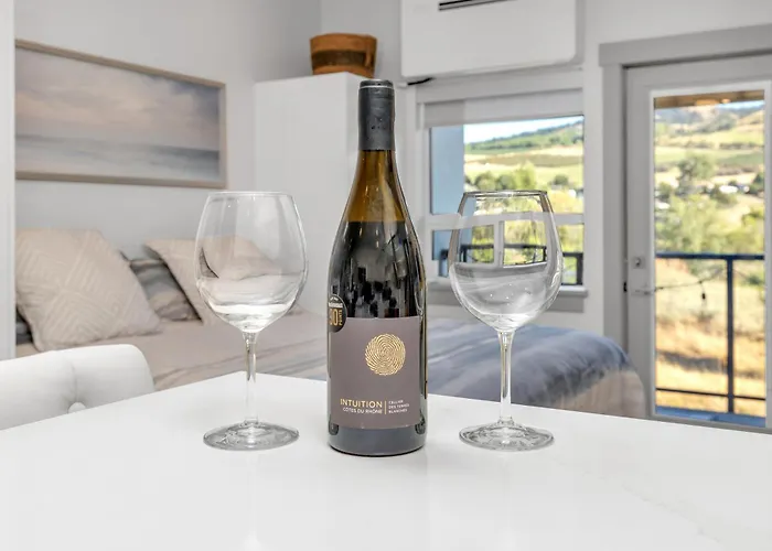 Vita Resort Vernon - Modern Studio On Okanagan Lake