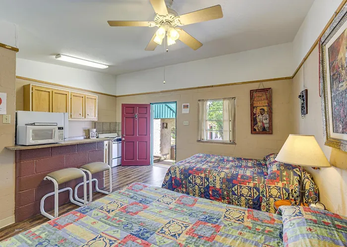 8 Mi To Lake Whitney State Park: Quaint Studio!
