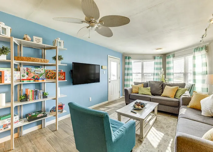 Balcony, Pool & Beach Access: Port Aransas Condo!