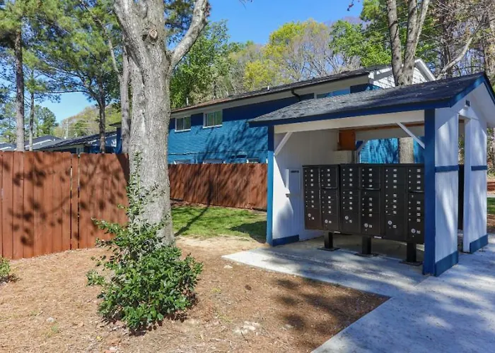 Bright, Spacious 2Bd 25Bt Townhome Interior