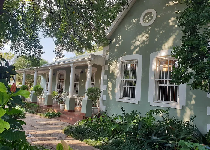 Bauhenia Guesthouse