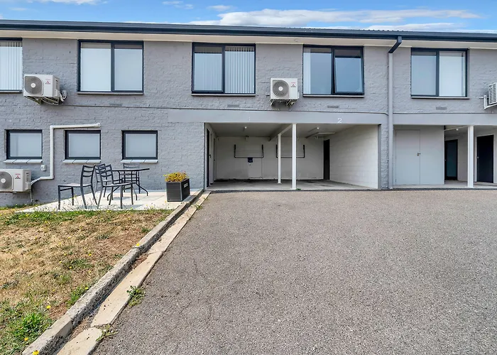 Youngtown Executive Apartments - 2Br King & Queen Free Parking & Wifi Inclusive - Options For Split King Or Cot - Fee Applies