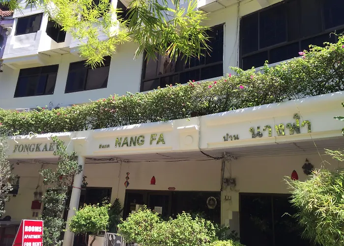 Fong Kaew And Baan Nang Fa Guesthouse