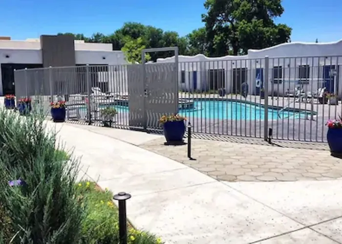 El Vado Motel