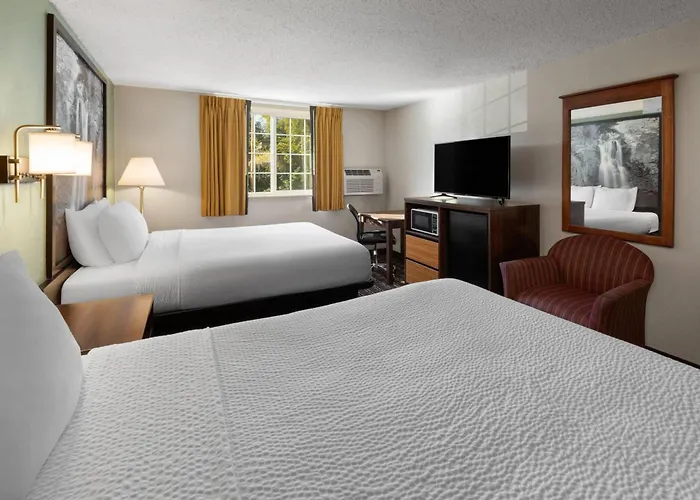 Super 8 By Wyndham Winona Mn
