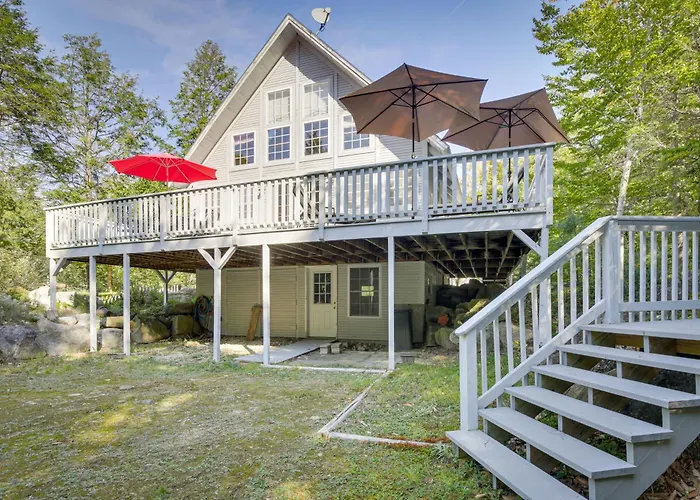Frye Island Family Cabin With Lake & Beach Access!