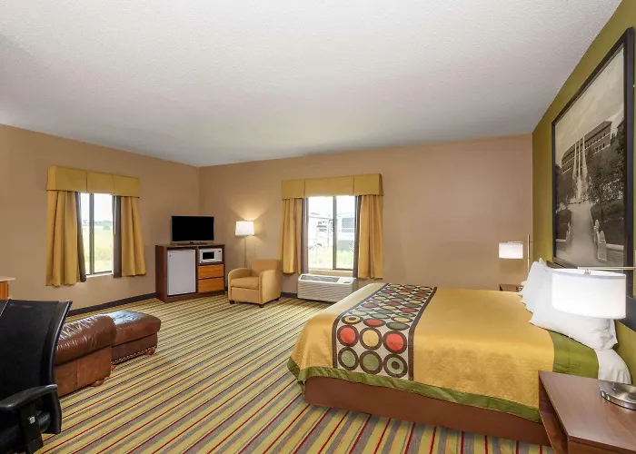 Super 8 By Wyndham Goshen