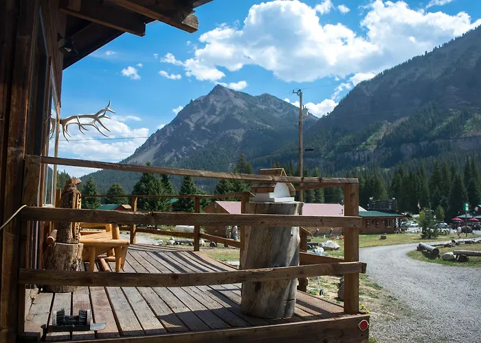 Silver Gate Lodging