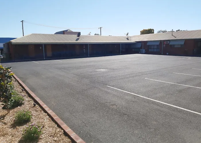 Country Mile Motor Inn
