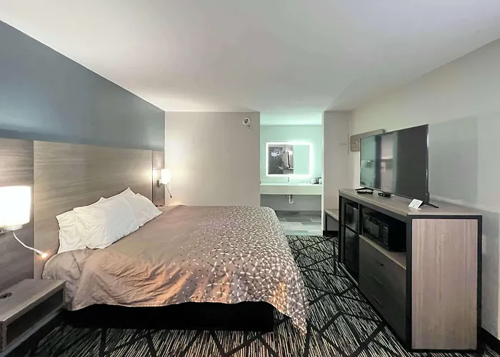 Super 8 By Wyndham Sulphur South