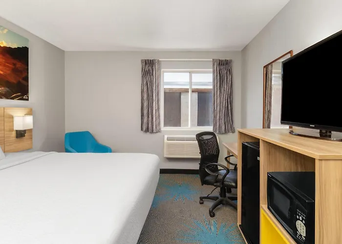 Days Inn By Wyndham Canon City