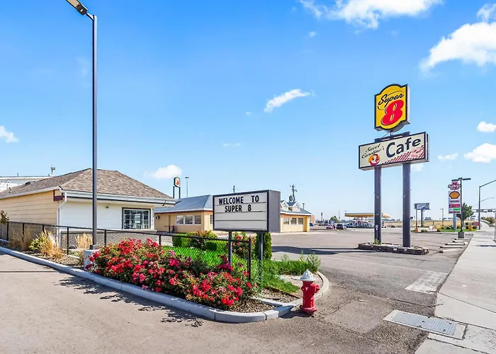 Super 8 By Wyndham Ontario