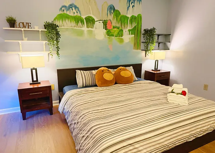 2 Bedrooms Private Kitchen Livingroom Robinwood Condo Suite