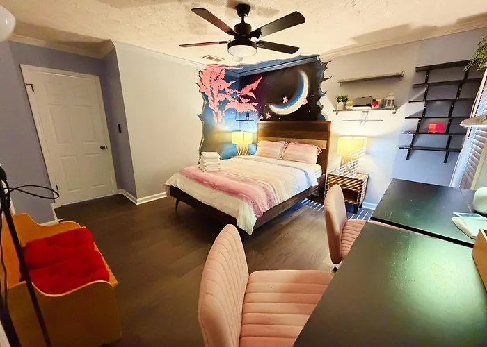 2 Bedrooms Private Kitchen Livingroom Robinwood Condo Suite