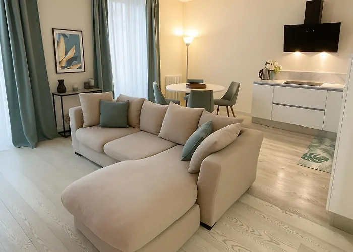 Front Beach Apartments