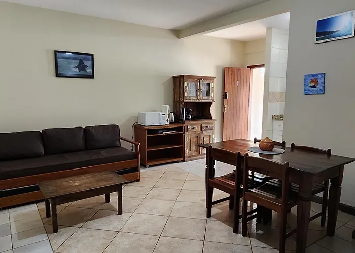 Partiu Praia SC- Piscina, Ar condicionado, wi-fi, duas quadras da praia e centrinho
