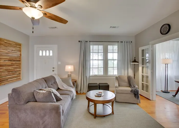 Charming Cottage W/ Mississippi River Views!