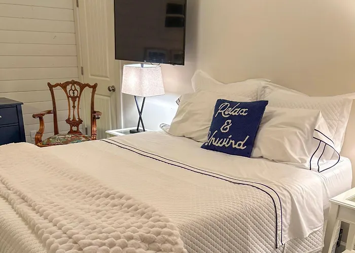 Modern Gearhart Getaway, Walk To Beach & Downtown!