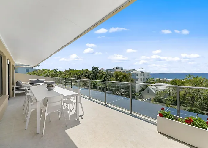 Crystal Shores Sunshine Beach