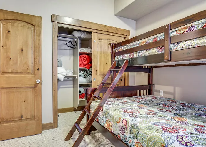 Ski, Hike & Relax: Eden Condo W/ Hot Tub Access