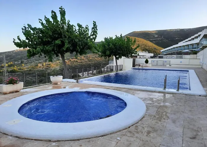 Adosado Familiar 160 M, 2 Piscinas, Vistas Al Mar Y Montana, 7 Personas, Wifi, Mascotas, Cuna