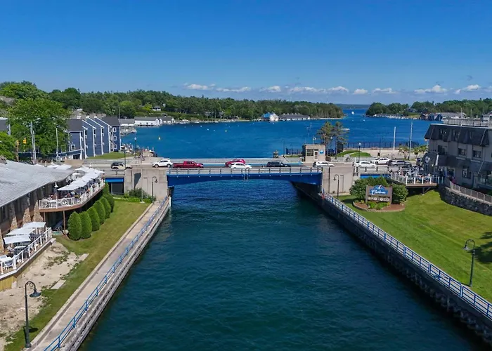 377 Edgewater Inn