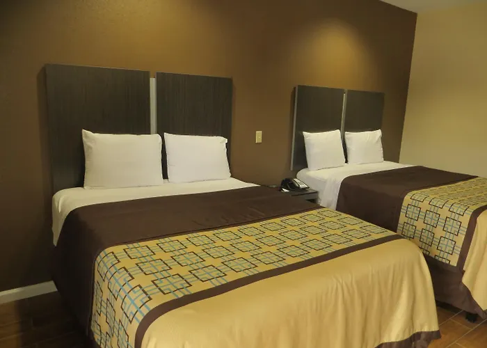 Scottish Inn & Suites Baytown